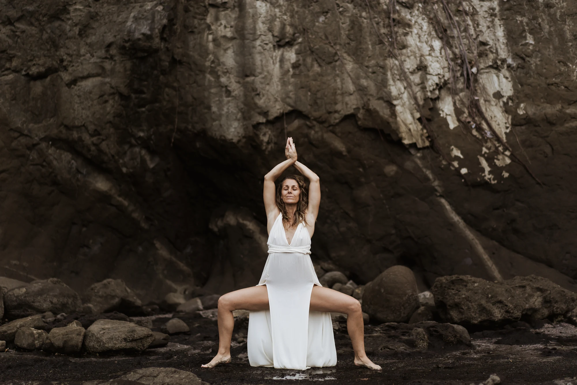 PHAiTO edit — PHAiTO-Branding-012-Davina-Palik-Dark-Moody