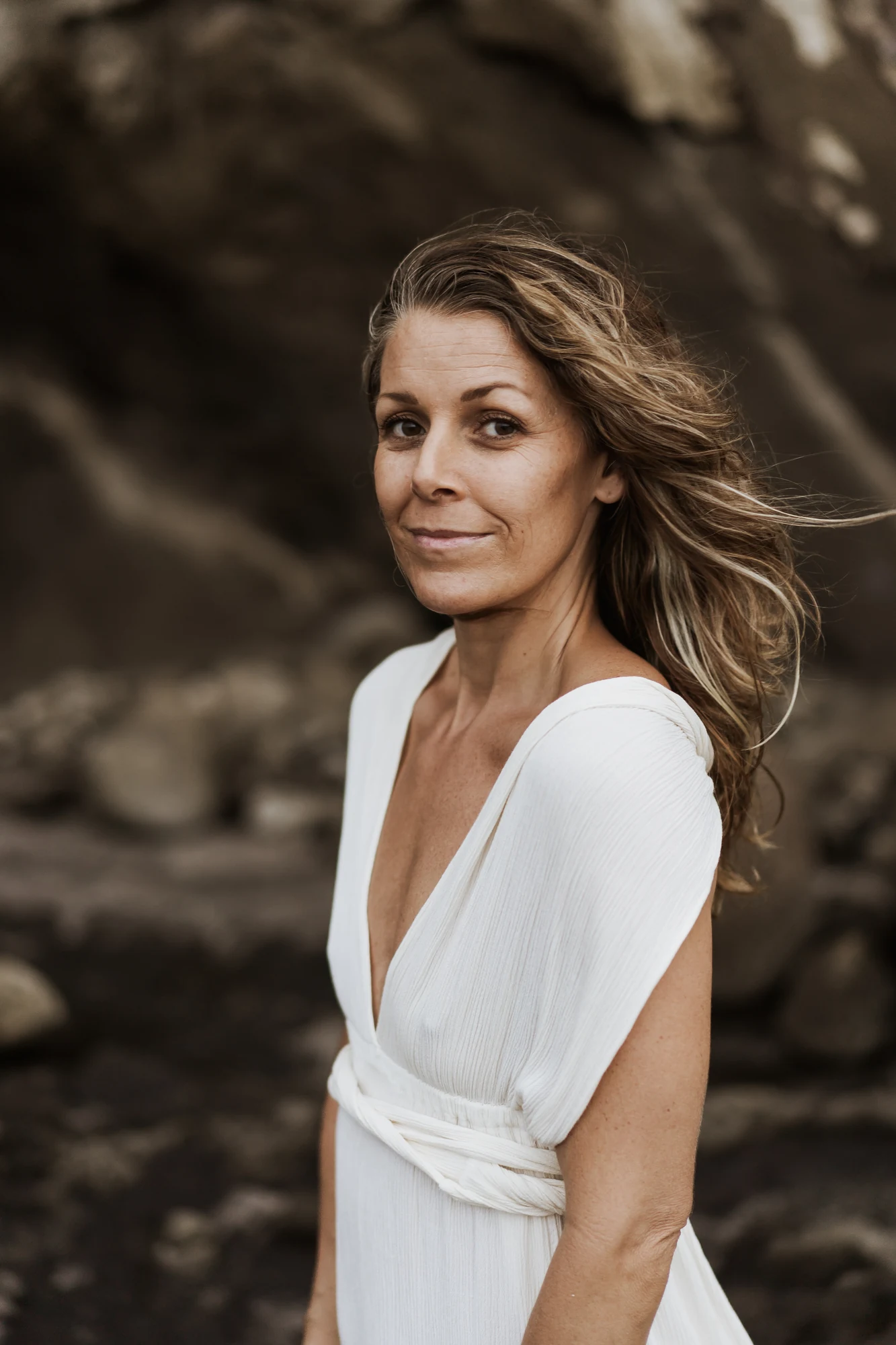 PHAiTO edit — PHAiTO-Branding-013-Davina-Palik-Dark-Moody