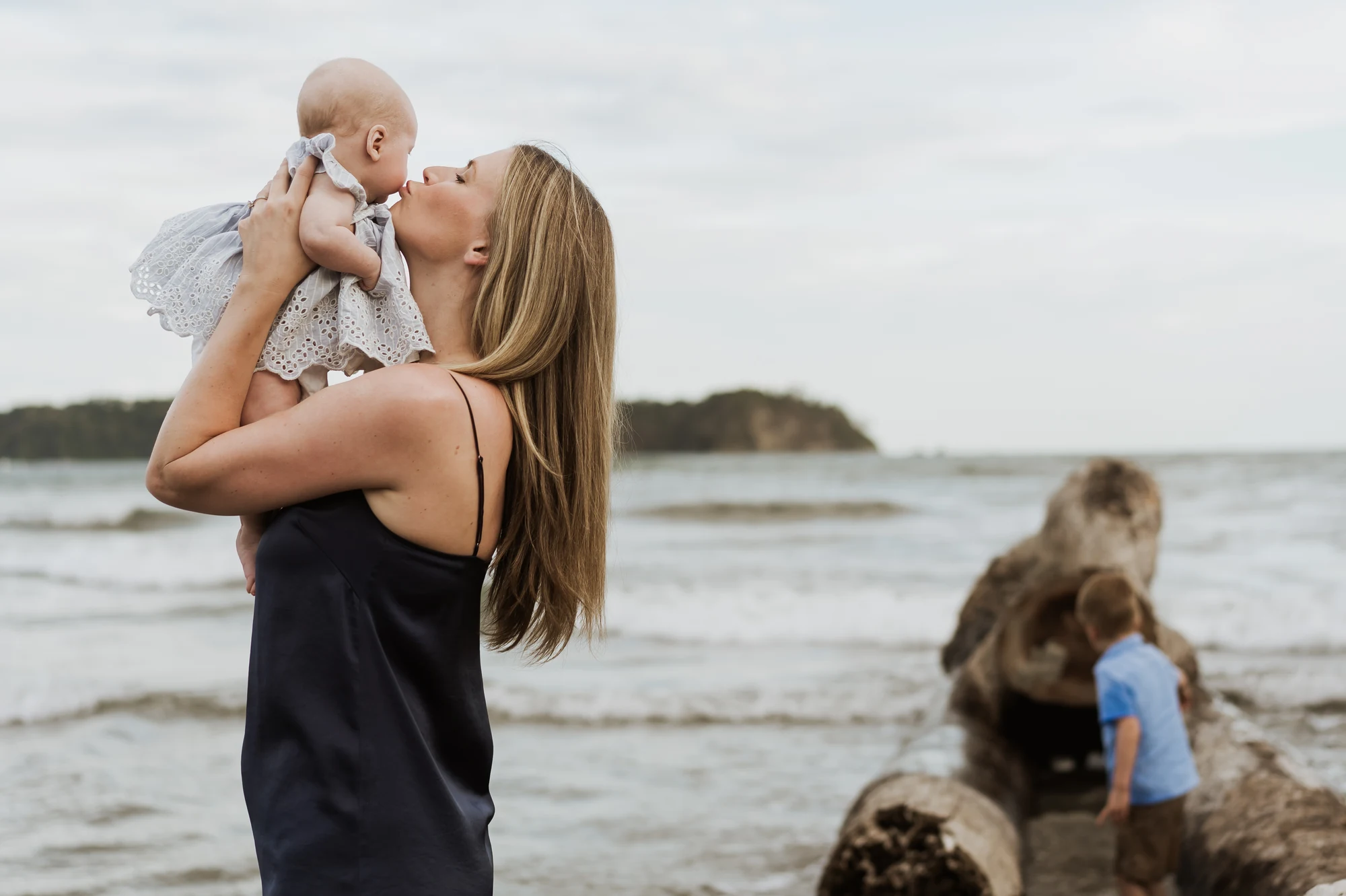 PHAiTO edit — PHAiTO-Portrait-027-Davina-Palik-Dark-Moody