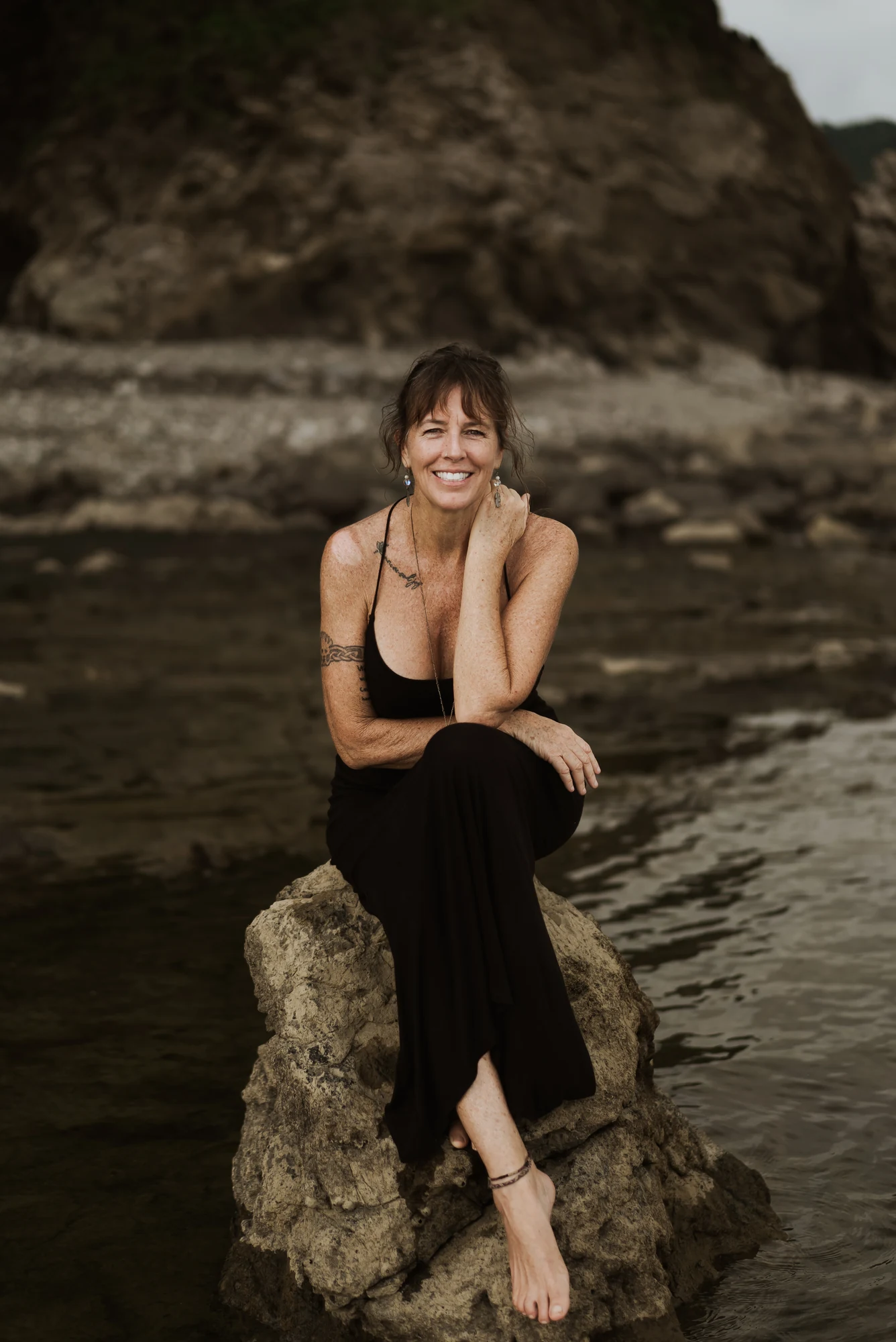PHAiTO edit — PHAiTO-Portrait-044-Davina-Palik-Dark-Moody